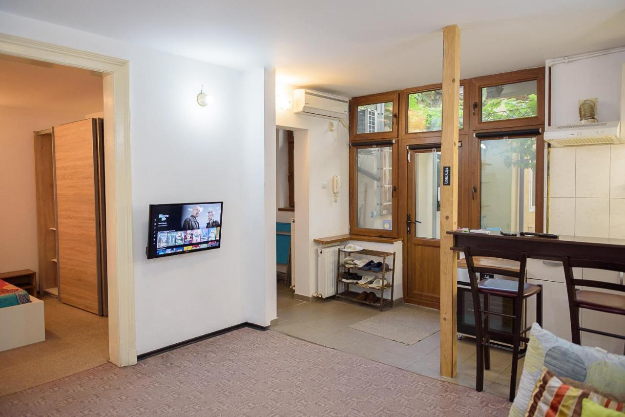 Center Walking Apartment And Room ブカレスト エクステリア 写真